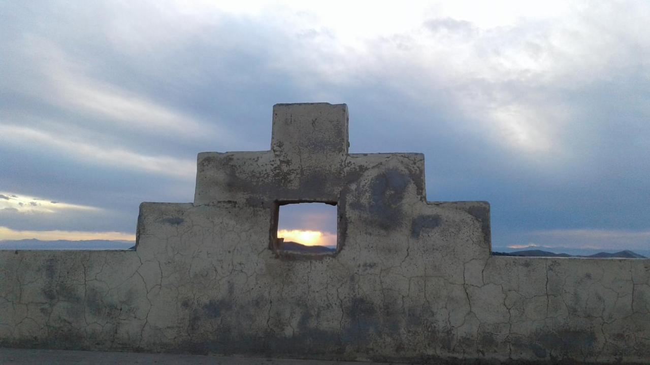 Hostal Puerto Yumani Isla del Sol Exterior photo