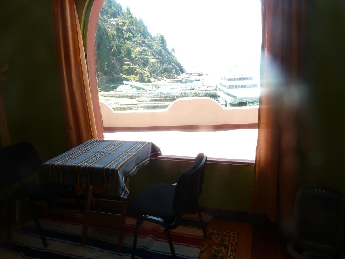 Hostal Puerto Yumani Isla del Sol Exterior photo