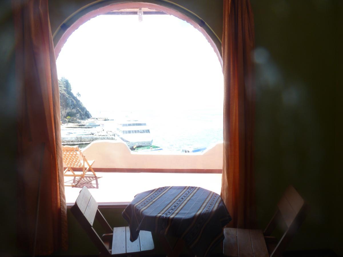 Hostal Puerto Yumani Isla del Sol Exterior photo