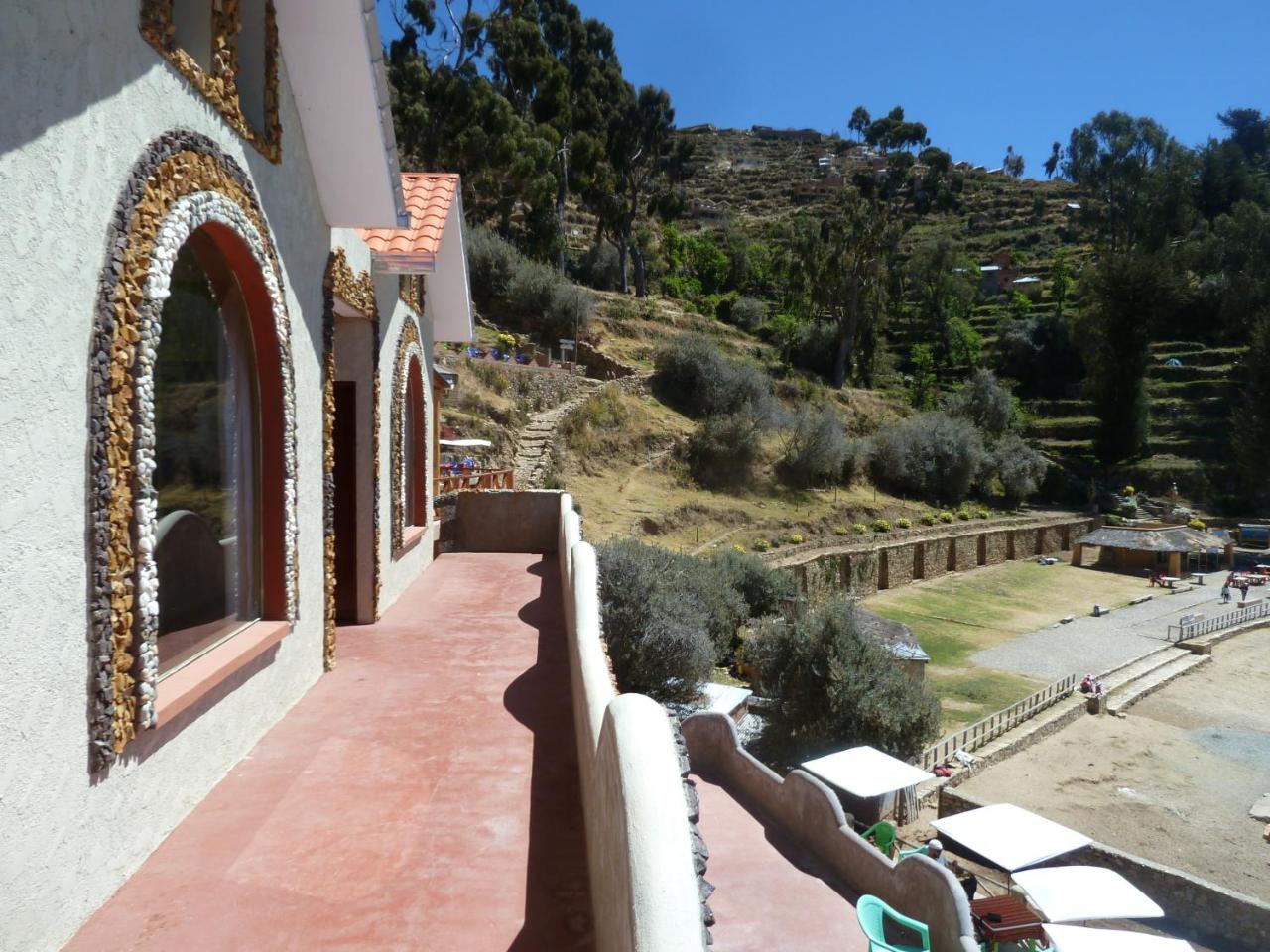 Hostal Puerto Yumani Isla del Sol Exterior photo