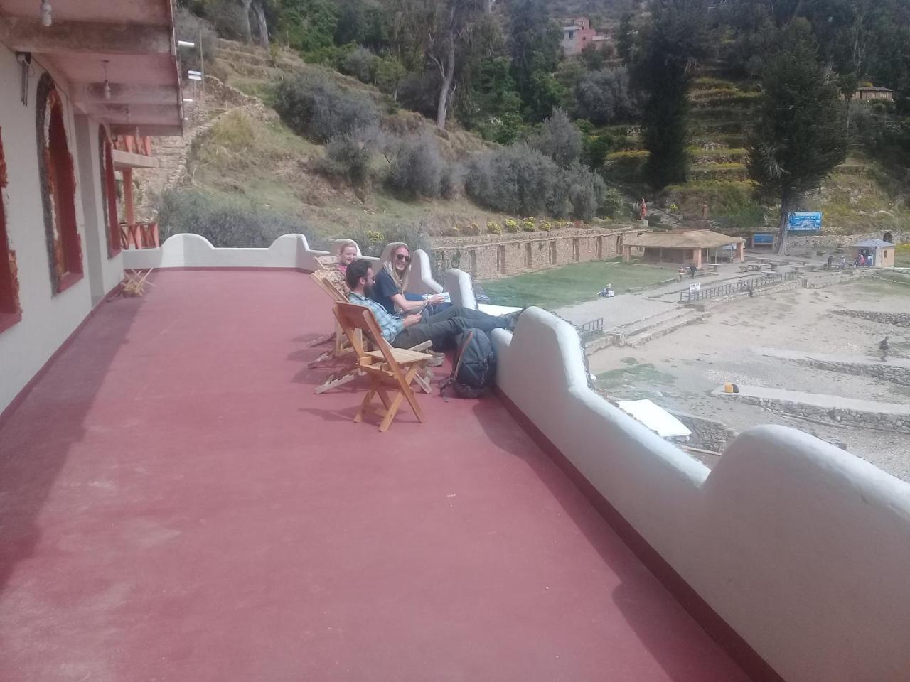 Hostal Puerto Yumani Isla del Sol Exterior photo